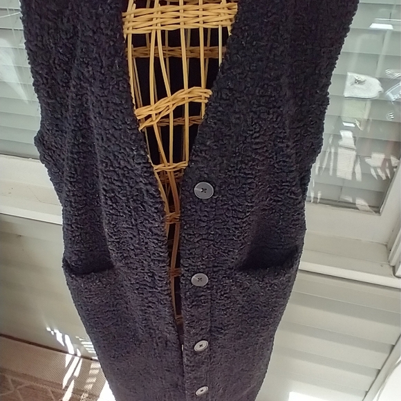 Coat/Duster Vest Curly Sherpa Style Button front Duster Vest - Picture 8 of 14